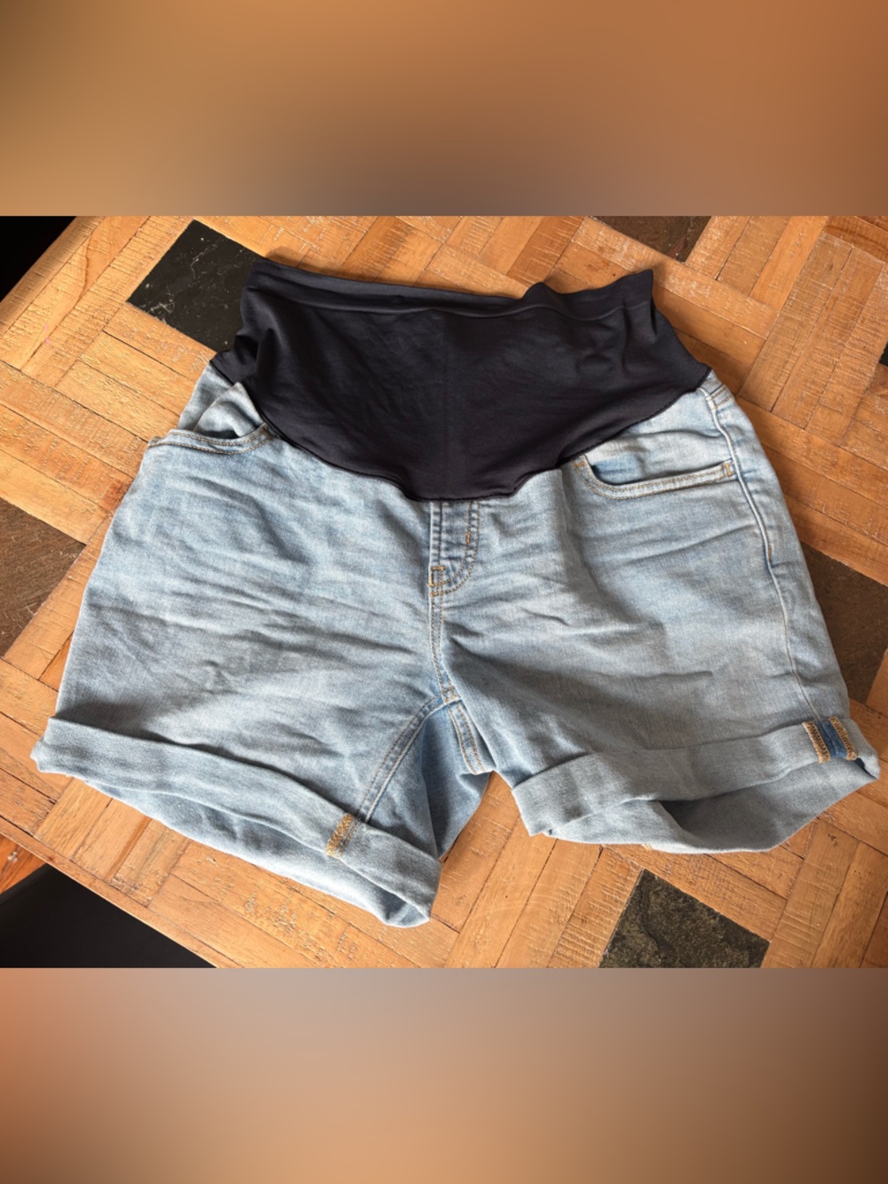 Old Navy Light Blue Denim Maternity Shorts with Black Waist Panel - size 10!!!